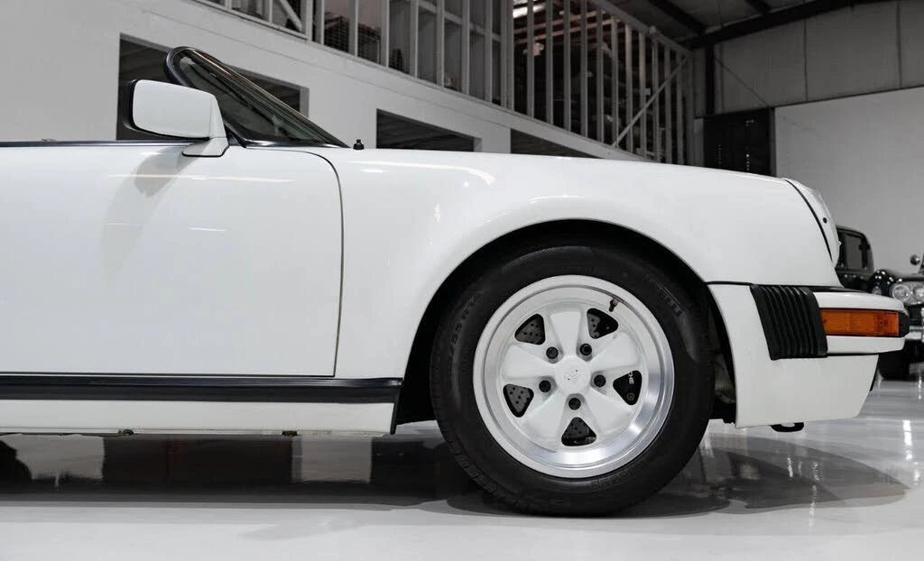 1989 Porsche 911 Carrera 3.2 - Image 18 of 31