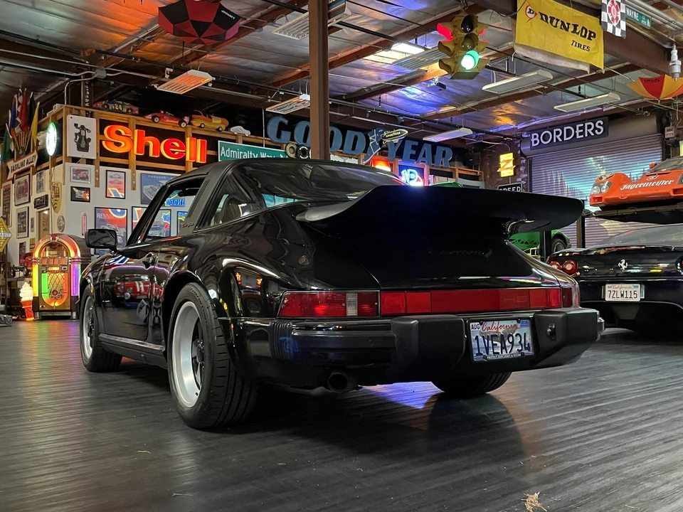 1989 Porsche 911 Carrera 3.2 - Image 25 of 31
