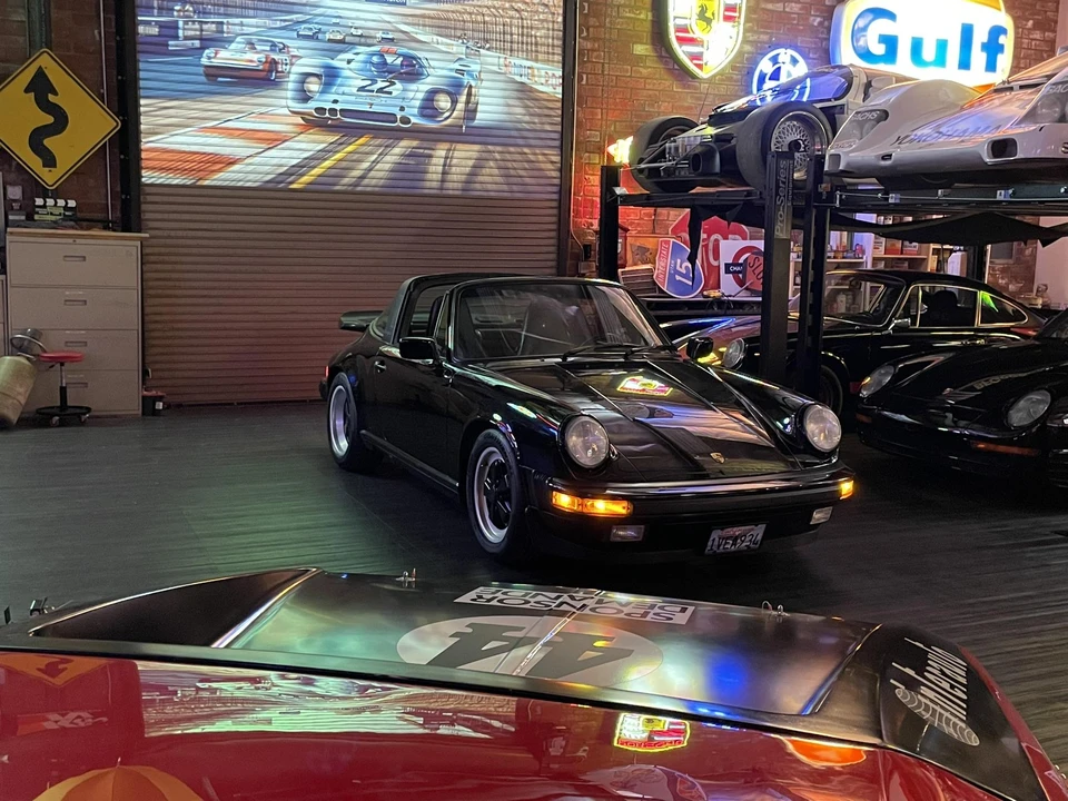 1989 Porsche 911 Carrera 3.2 - Image 10 of 31