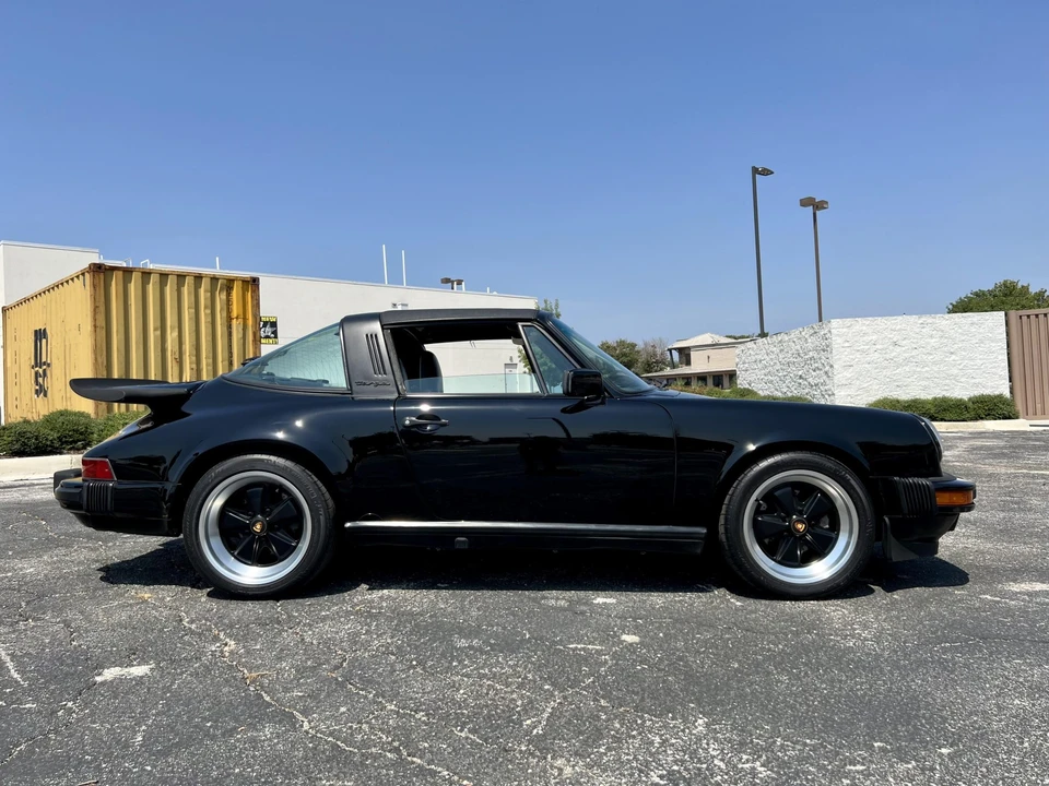 1989 Porsche 911 Carrera 3.2 - Image 11 of 31