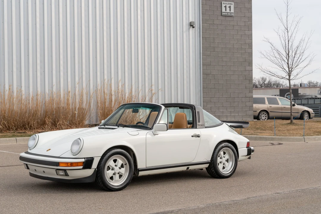 1989 Porsche 911 Carrera 3.2 - Image 11 of 31
