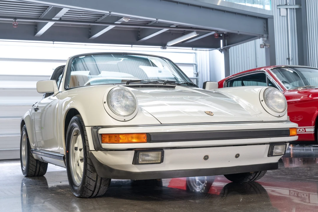 1989 Porsche 911 Carrera 3.2 - Image 6 of 31