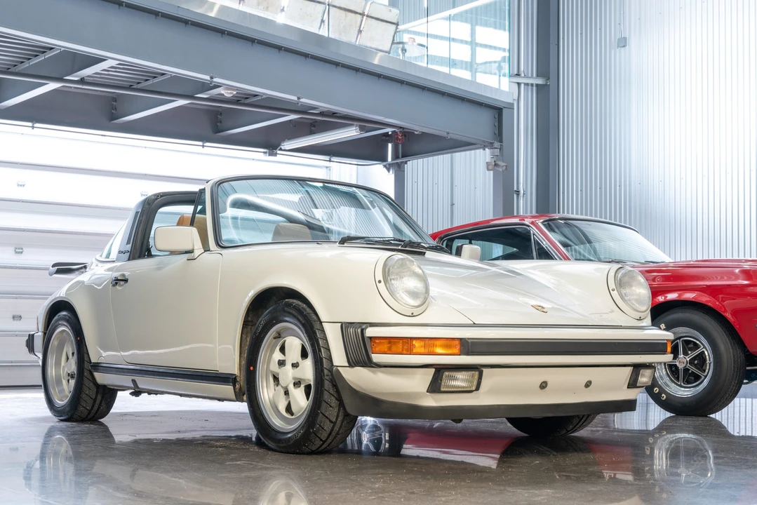 1989 Porsche 911 Carrera 3.2 - Image 8 of 31