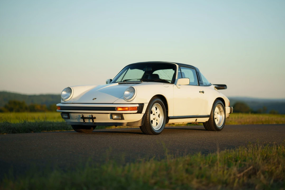 1989 Porsche 911 Carrera 3.2 - Image 5 of 31