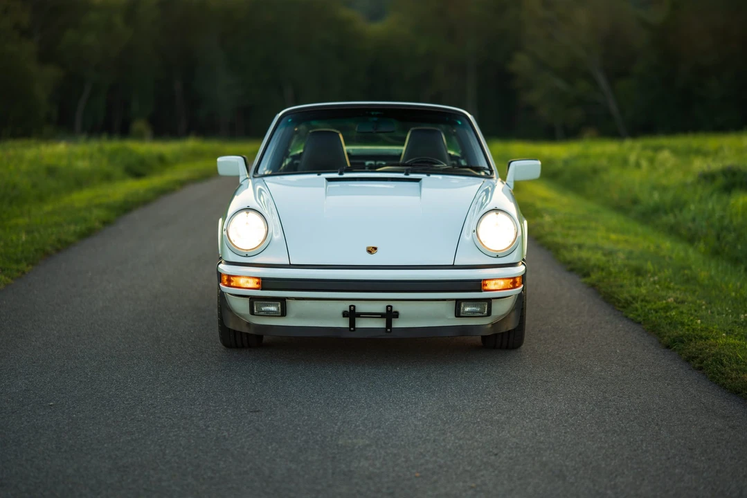 1989 Porsche 911 Carrera 3.2 - Image 9 of 31