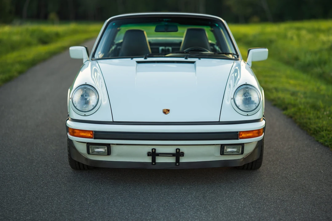 1989 Porsche 911 Carrera 3.2 - Image 11 of 31