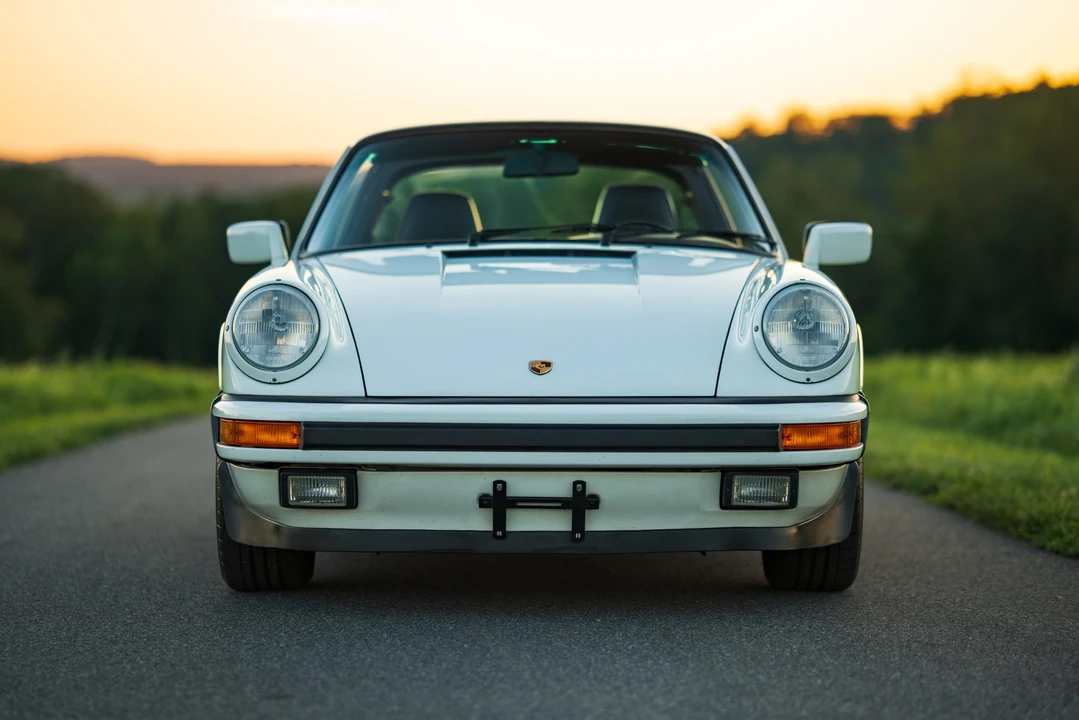 1989 Porsche 911 Carrera 3.2 - Image 13 of 31