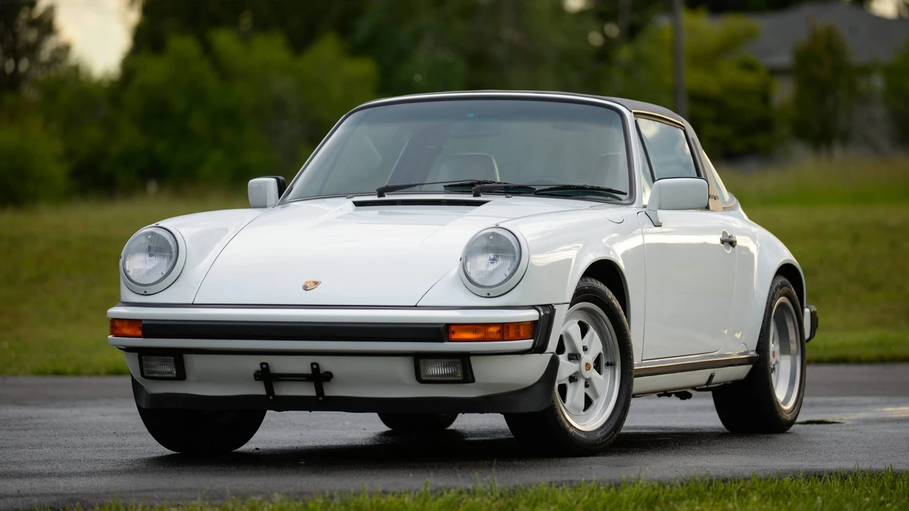 1989 Porsche 911 Carrera 3.2 - Image 6 of 31
