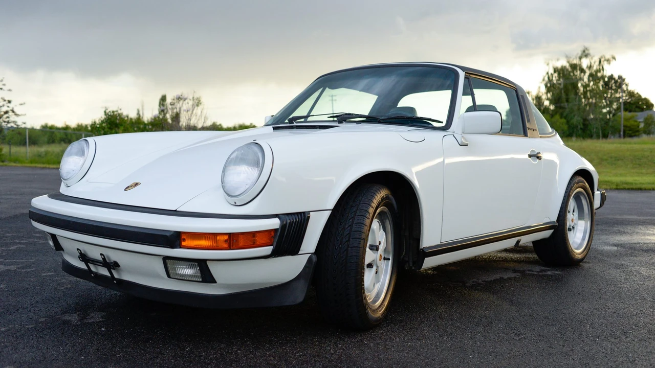 1989 Porsche 911 Carrera 3.2 - Image 10 of 31