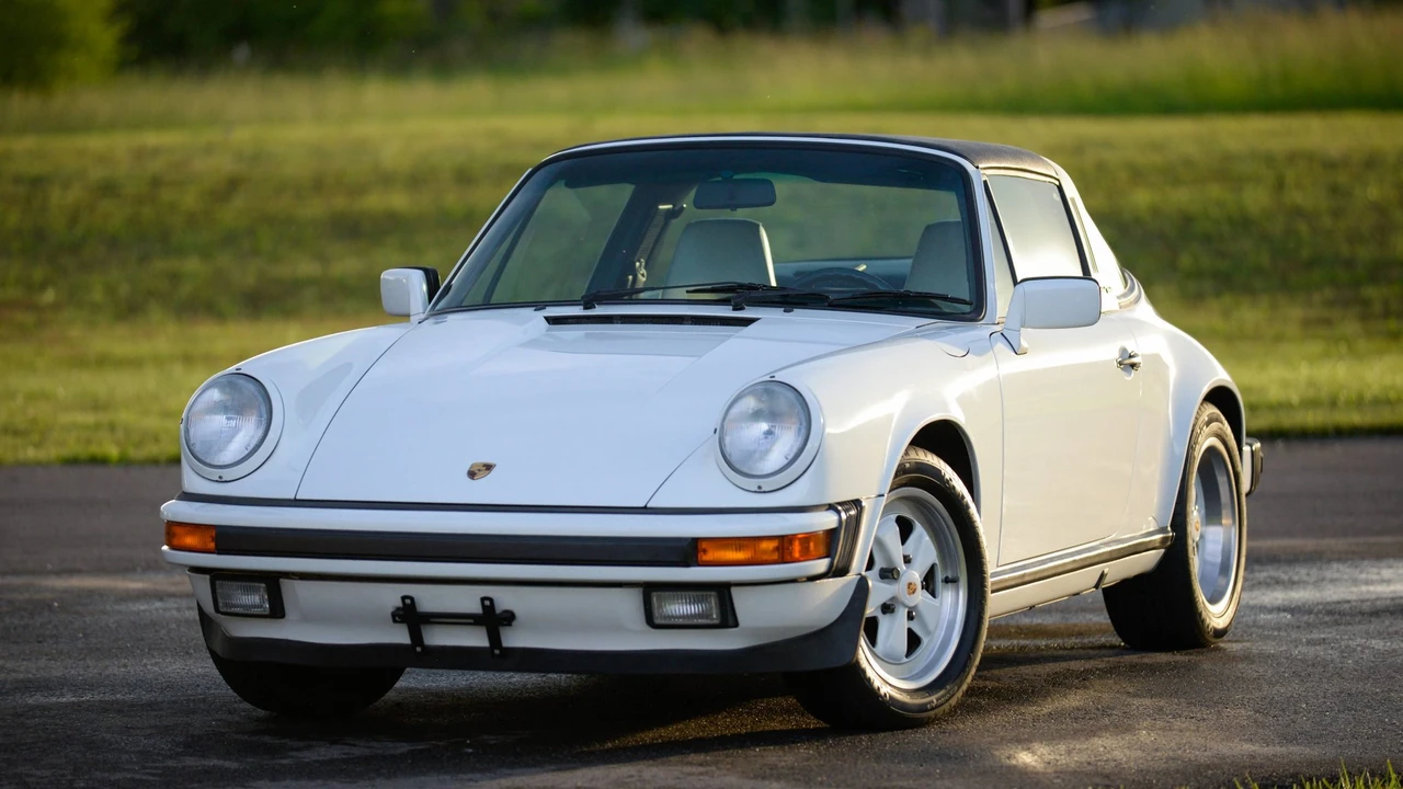 1989 Porsche 911 Carrera 3.2 - Image 8 of 31