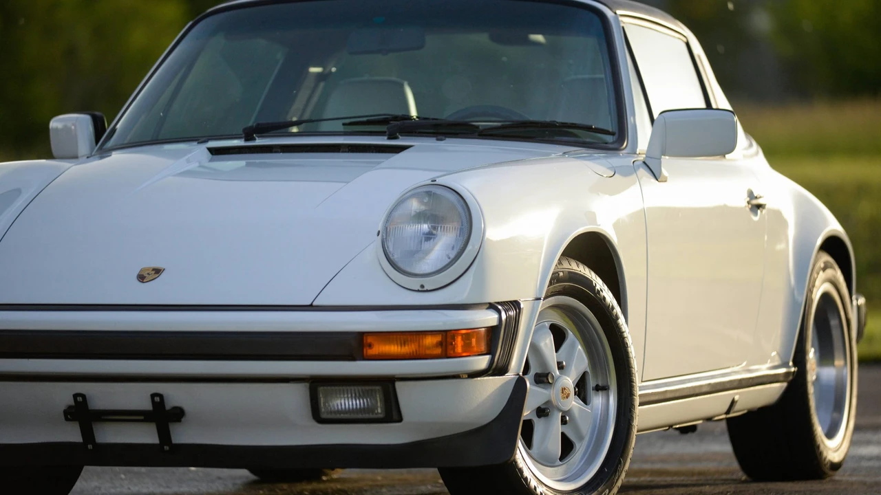 1989 Porsche 911 Carrera 3.2 - Image 7 of 31