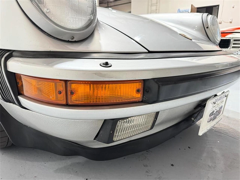 1989 Porsche 911 Carrera 3.2 - Image 24 of 31