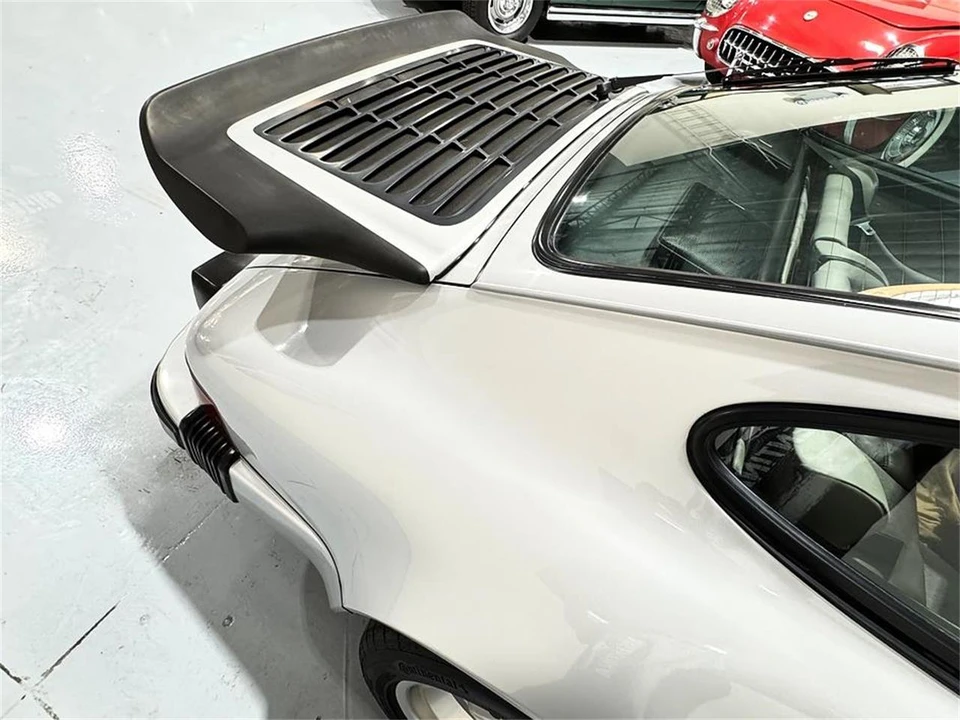 1989 Porsche 911 Carrera 3.2 - Image 30 of 31