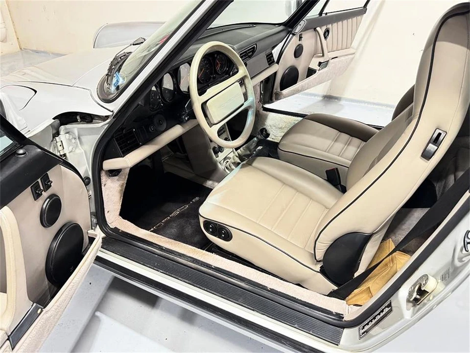 1989 Porsche 911 Carrera 3.2 - Image 6 of 31