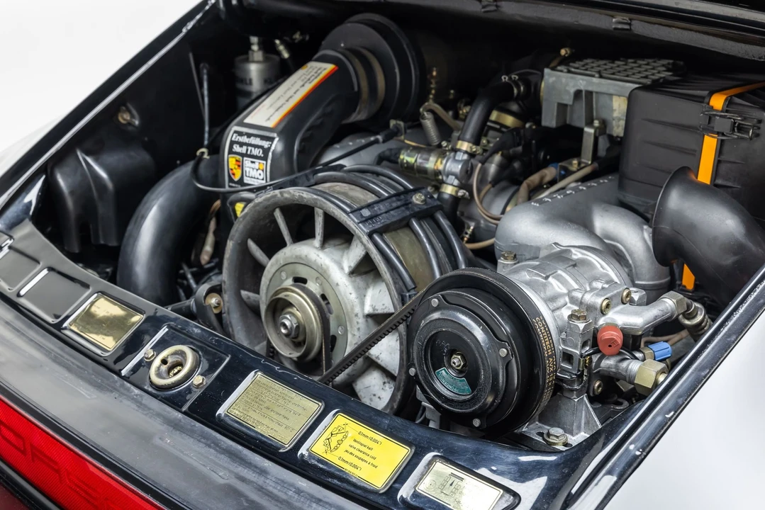 1989 Porsche 911 Carrera 3.2 - Image 25 of 31