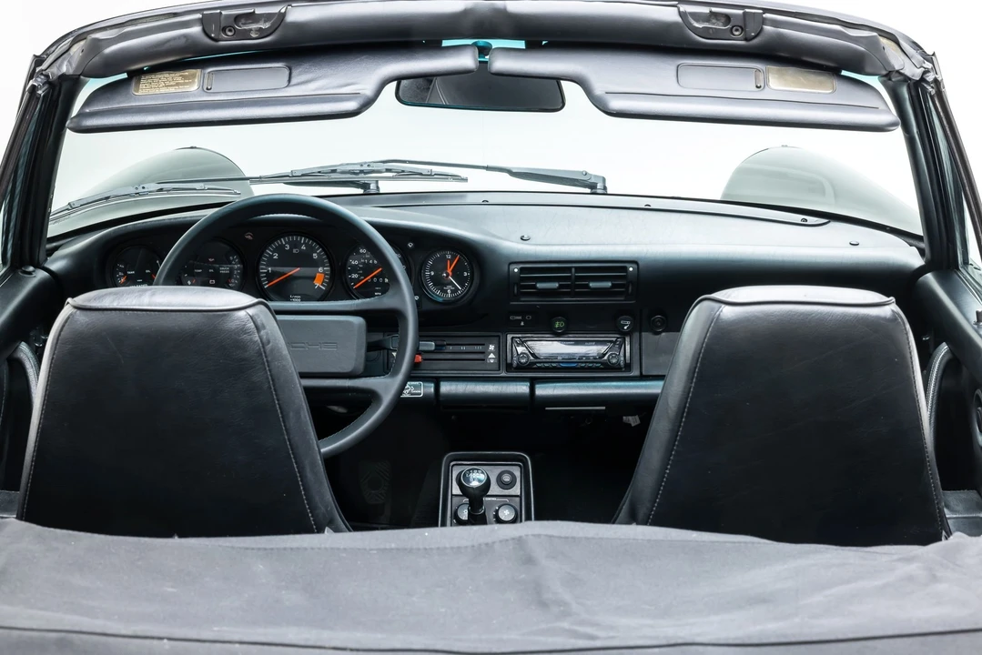 1989 Porsche 911 Carrera 3.2 - Image 16 of 31