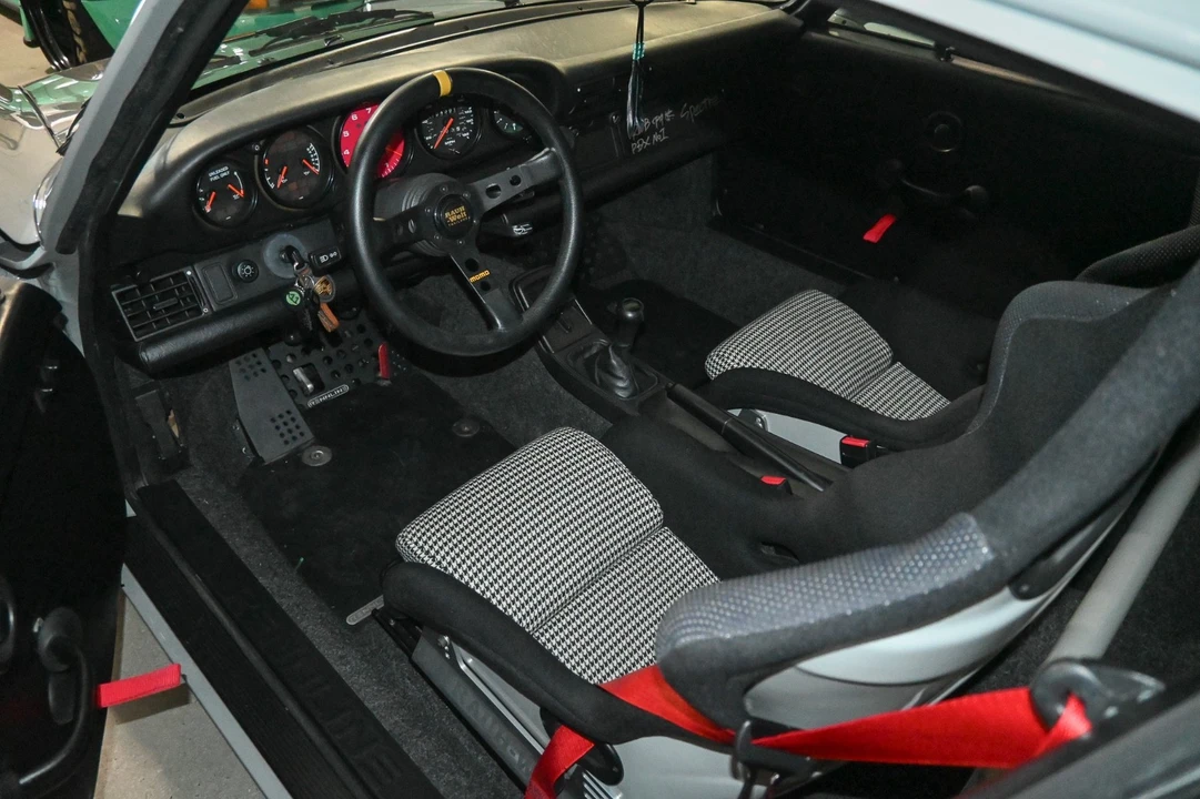 1989 Porsche 964 Carrera - Image 30 of 31