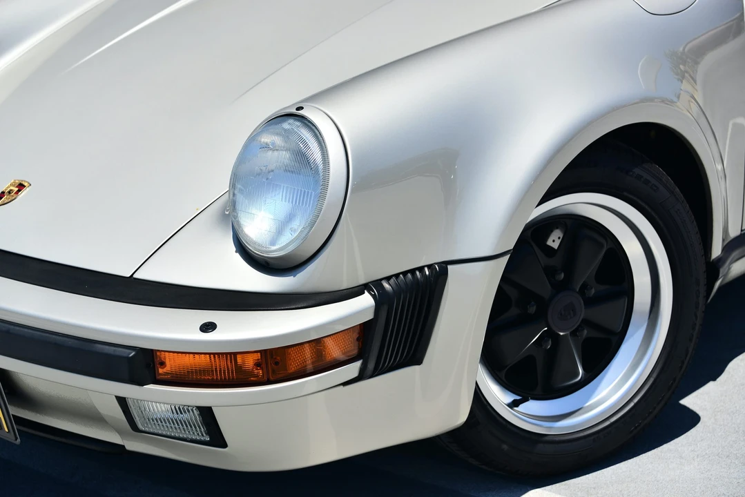 1989 Porsche 911 Carrera 3.2 - Image 19 of 31