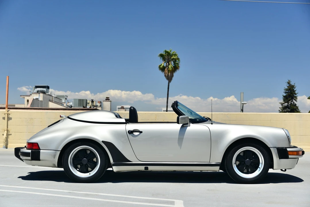 1989 Porsche 911 Carrera 3.2 - Image 8 of 31