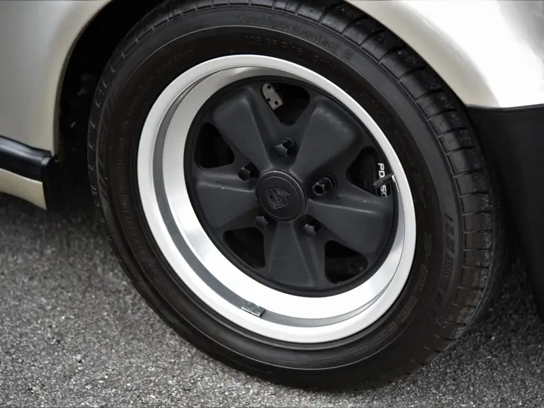 1989 Porsche 911 Carrera 3.2 - Image 13 of 31