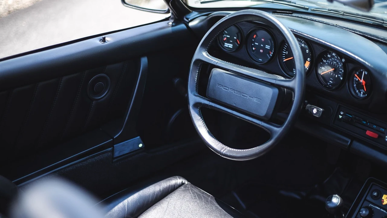 1989 Porsche 911 Carrera 3.2 - Image 29 of 31