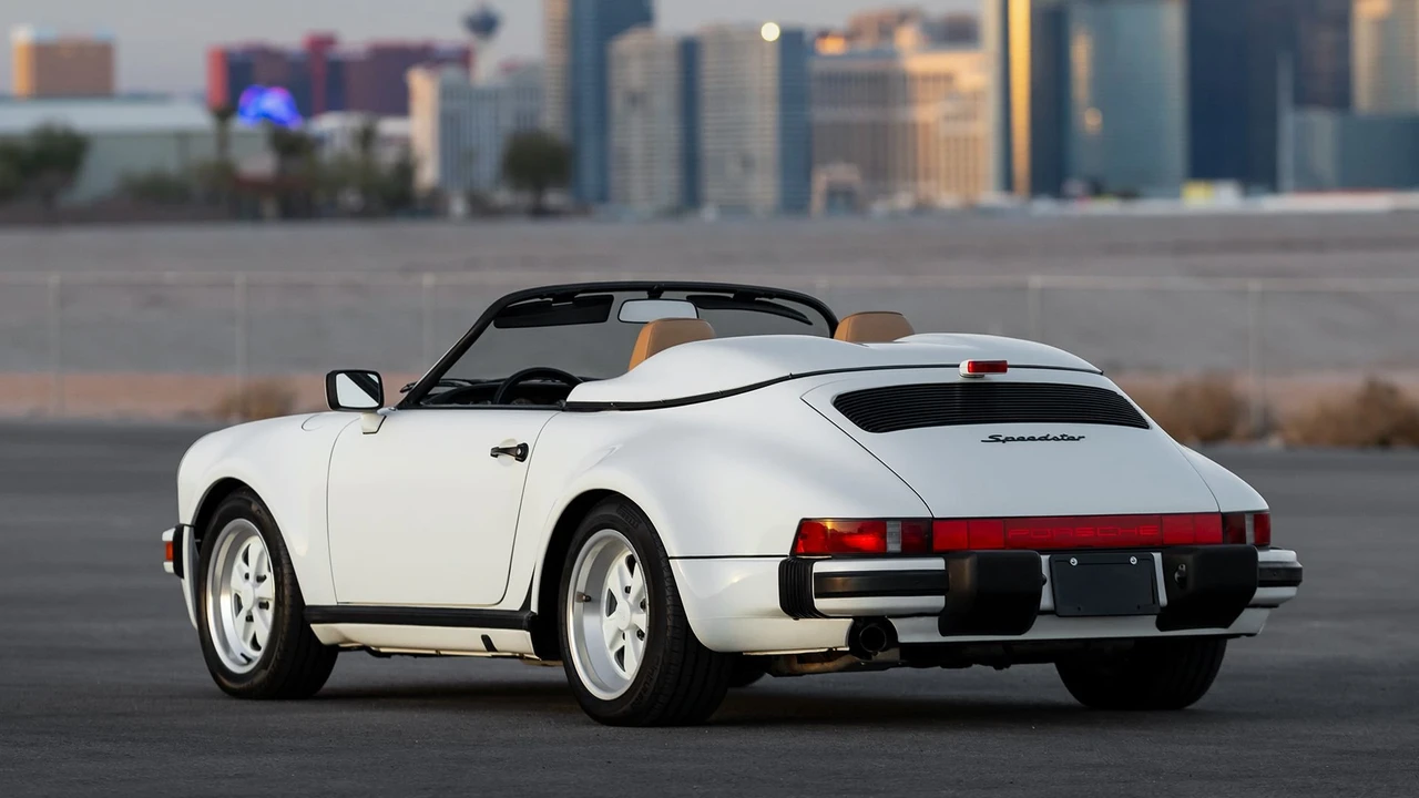 1989 Porsche 911 Carrera 3.2 - Image 17 of 31
