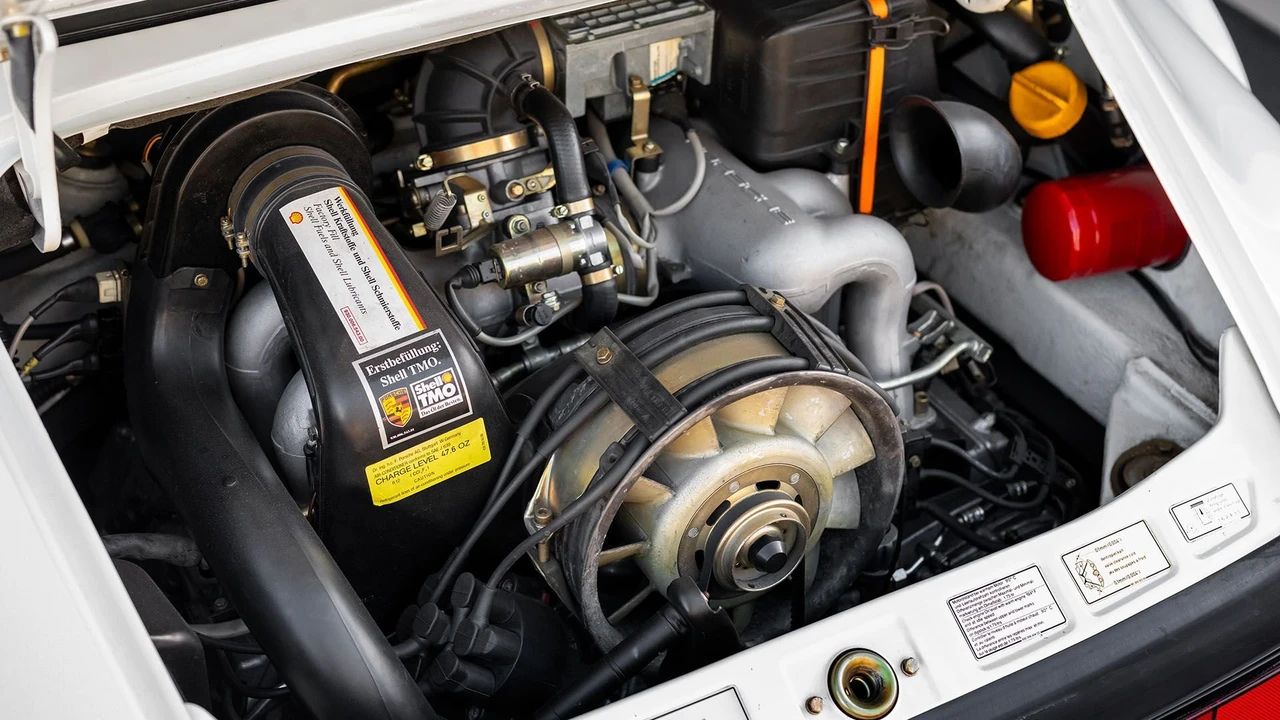 1989 Porsche 911 Carrera 3.2 - Image 2 of 31