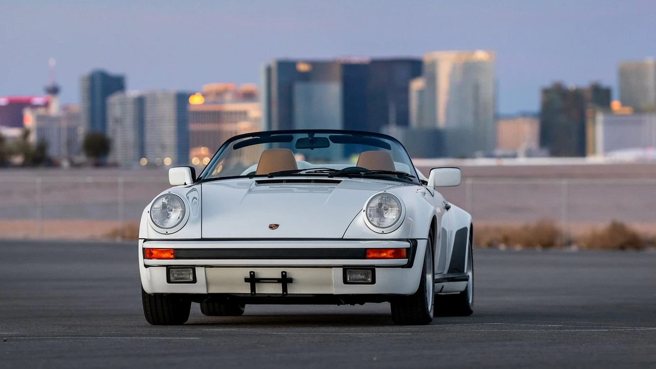 1989 Porsche 911 Carrera 3.2 - Image 10 of 31