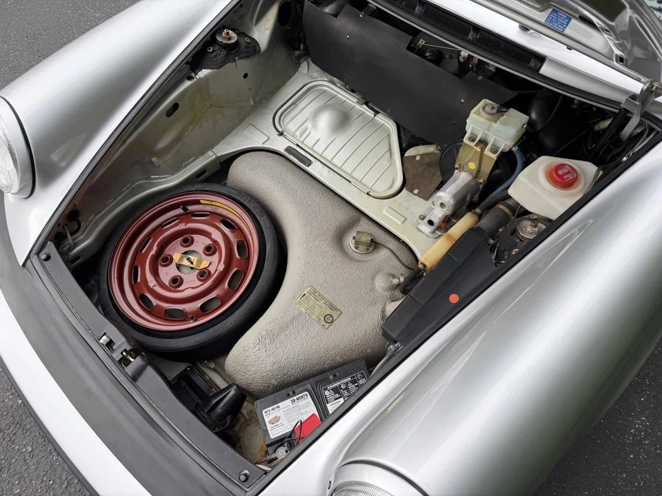 1989 Porsche 911 Carrera 3.2 - Image 17 of 26