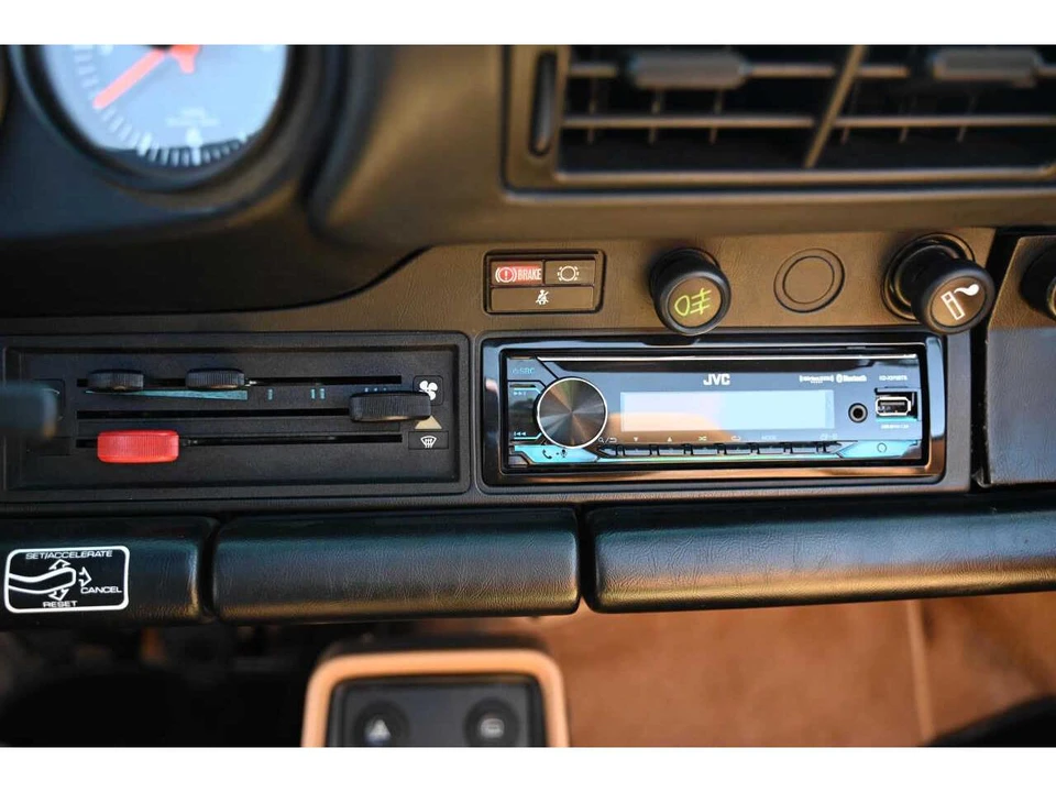 1989 Porsche 911 Carrera 3.2 - Image 8 of 14