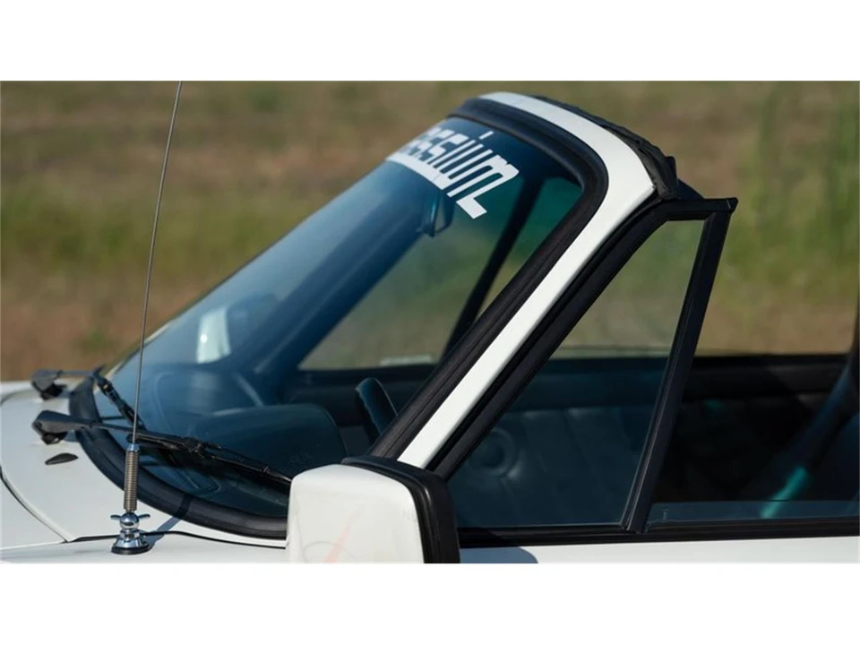 1989 Porsche 911 Carrera 3.2 - Image 27 of 31