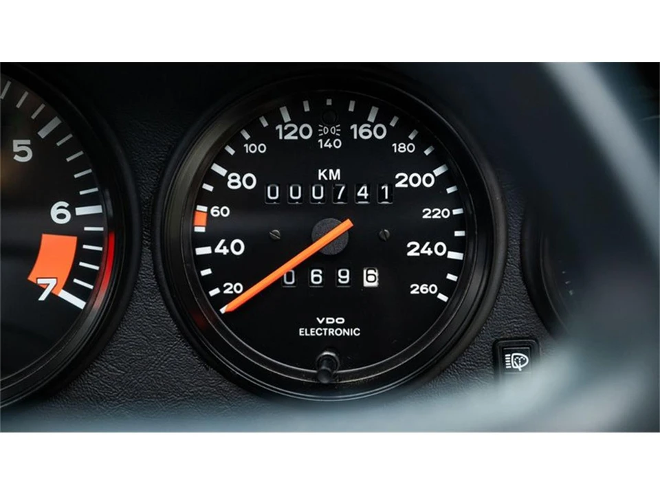 1989 Porsche 911 Carrera 3.2 - Image 9 of 31