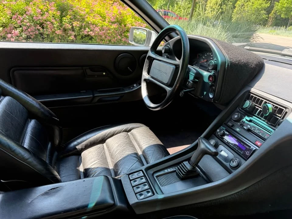 1989 Porsche 928 - Image 5 of 19