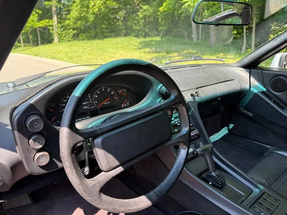 1989 Porsche 928 - Image 2 of 19