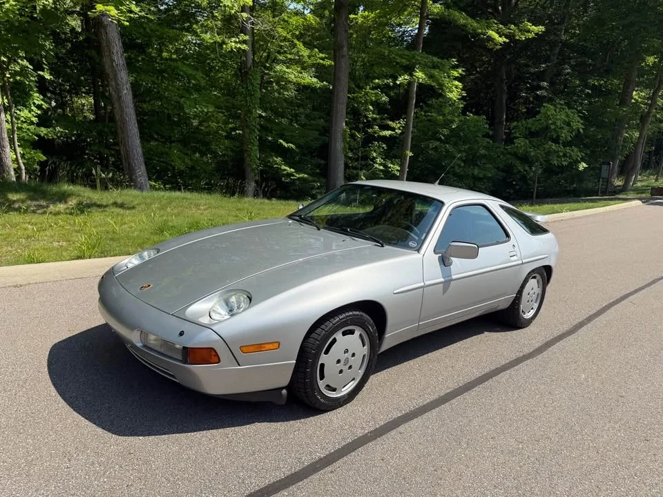 1989 Porsche 928 - Image 11 of 19