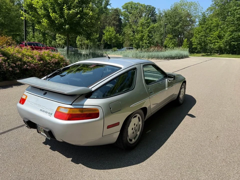 1989 Porsche 928 - Image 14 of 19