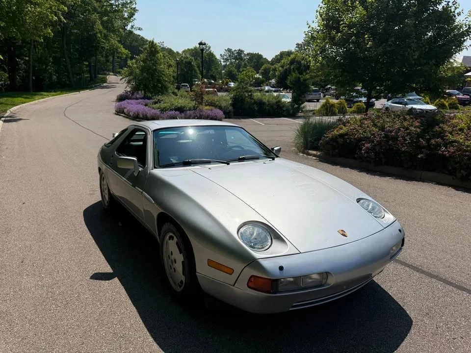 1989 Porsche 928 - Image 17 of 19