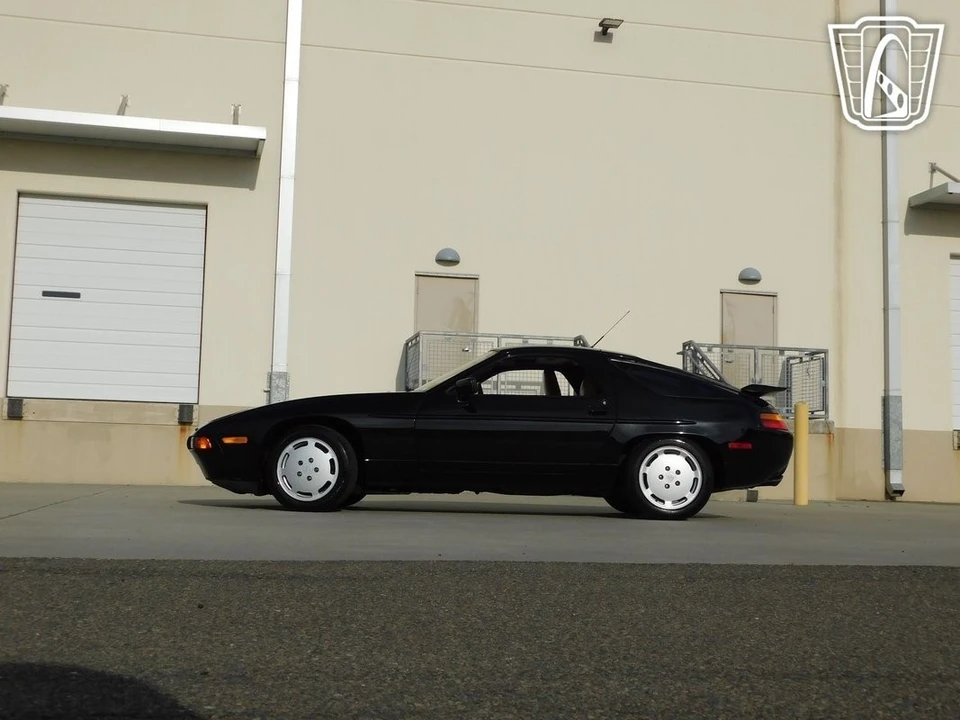 1989 Porsche 928 S4 - Image 10 of 12
