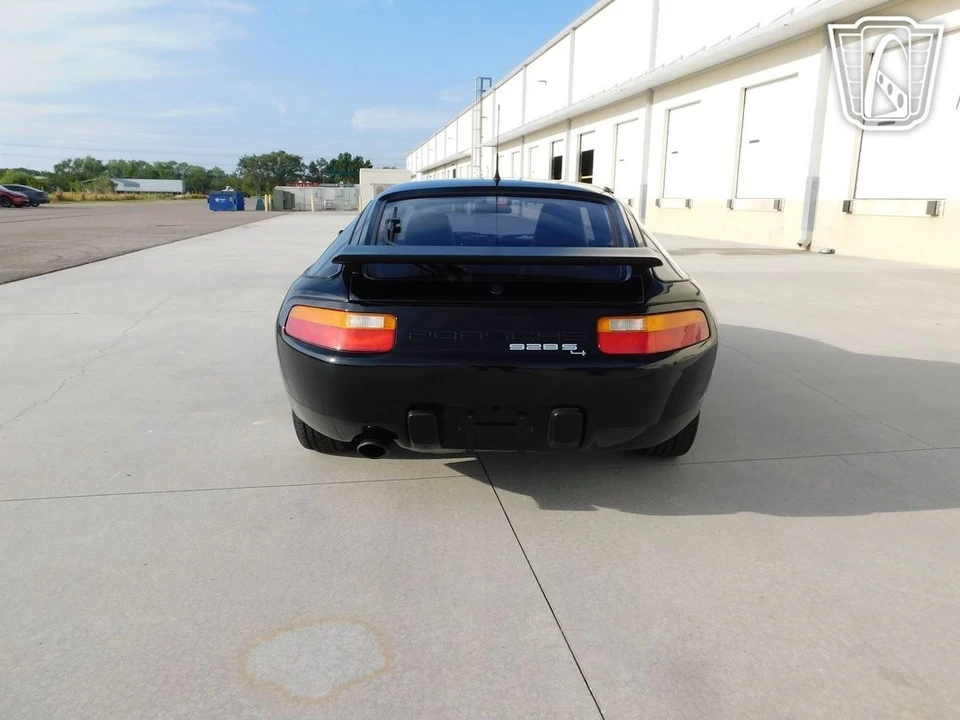 1989 Porsche 928 S4 - Image 7 of 12