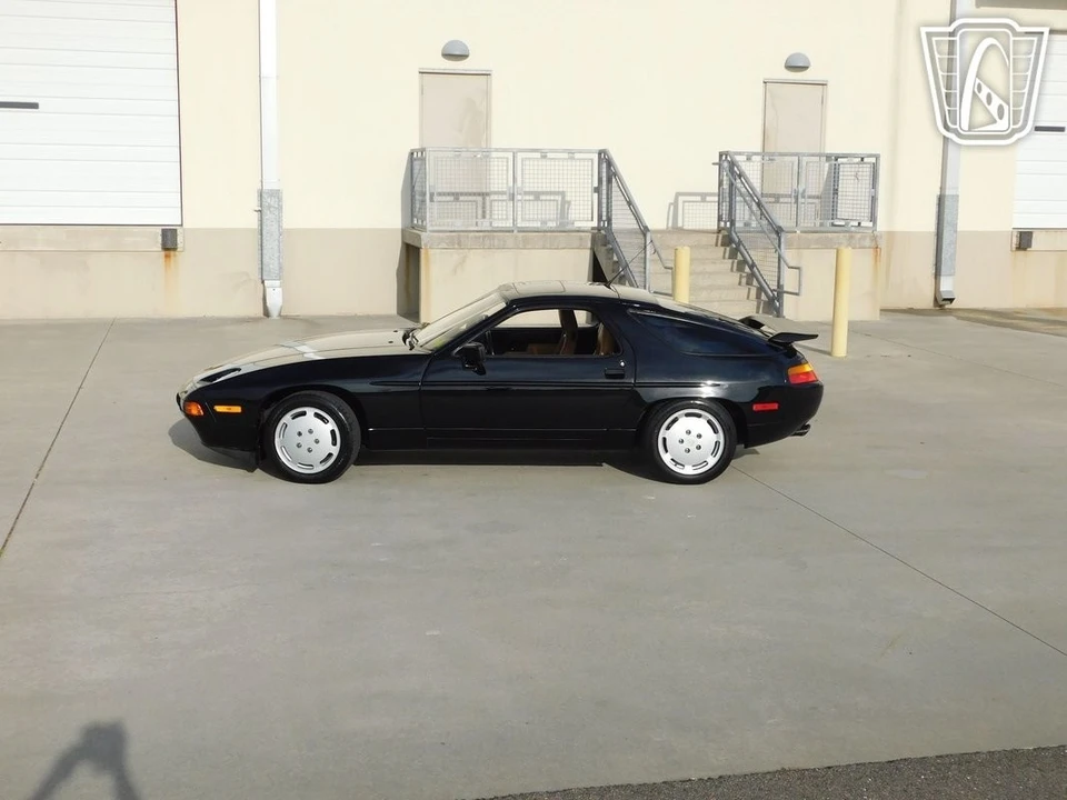 1989 Porsche 928 S4 - Image 9 of 12