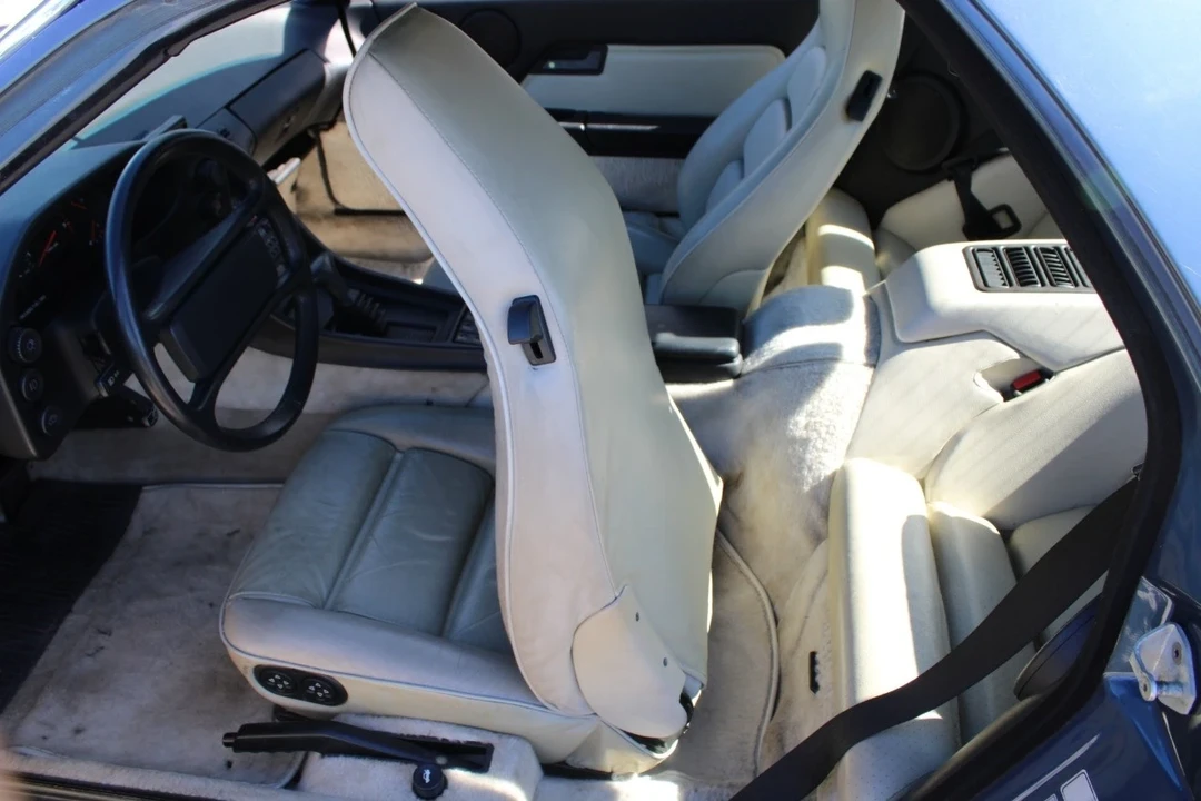 1989 Porsche 928 - Image 20 of 21