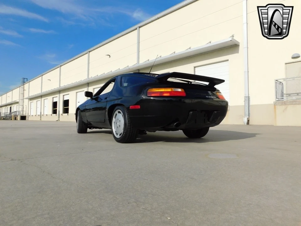 1989 Porsche 928 S4 - Image 11 of 12