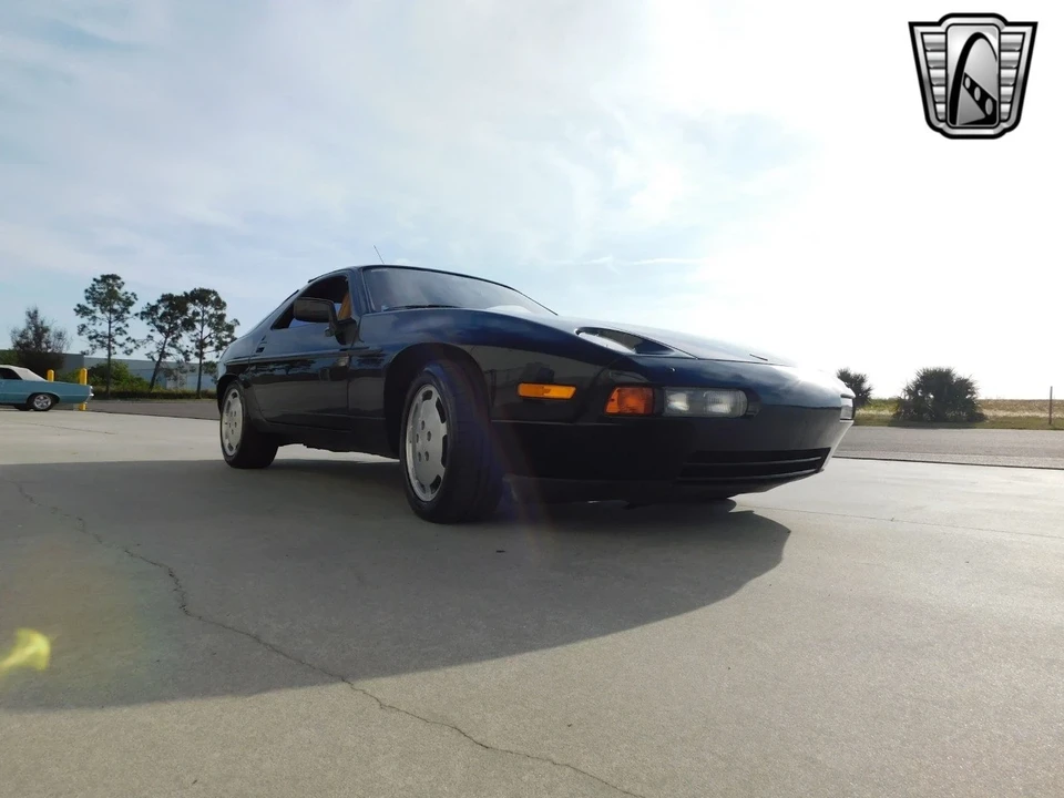 1989 Porsche 928 S4 - Image 9 of 12