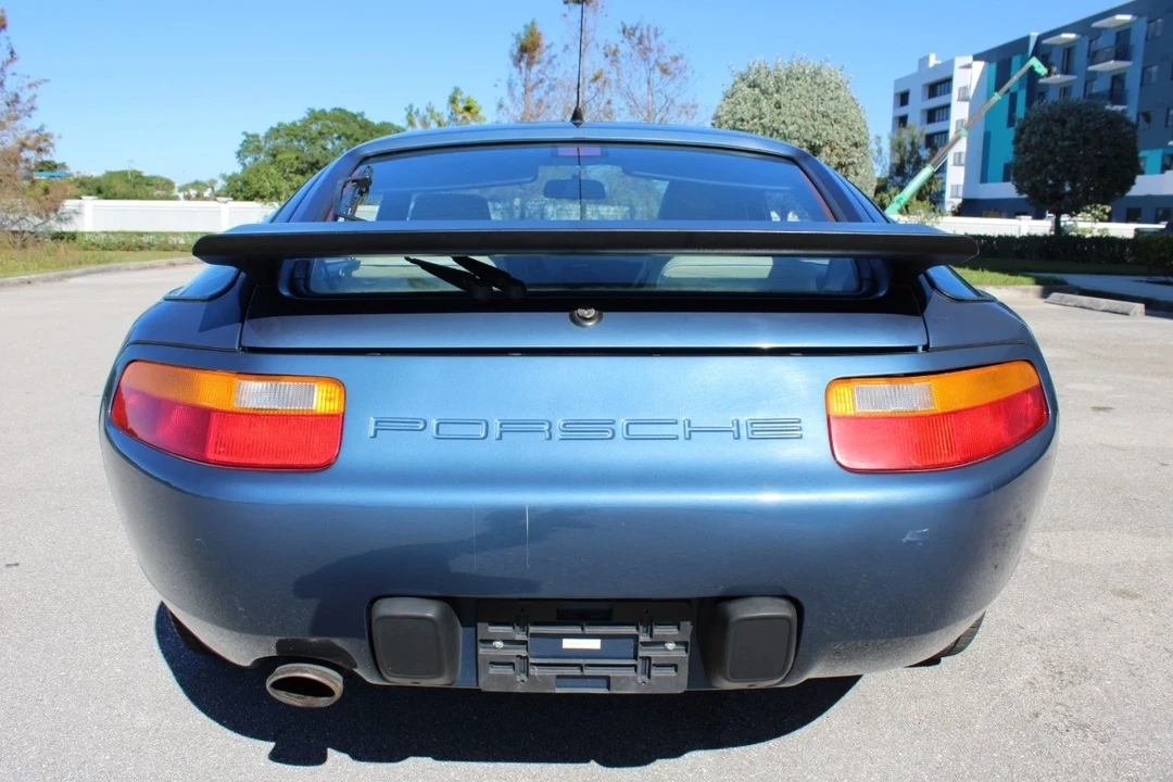1989 Porsche 928 - Image 7 of 21