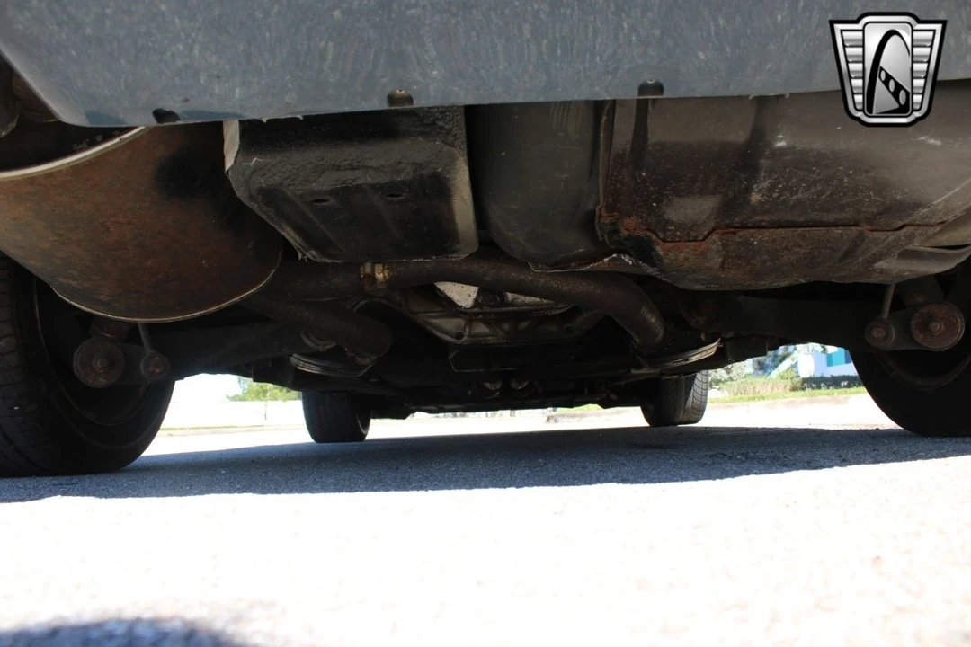 1989 Porsche 928 - Image 13 of 21