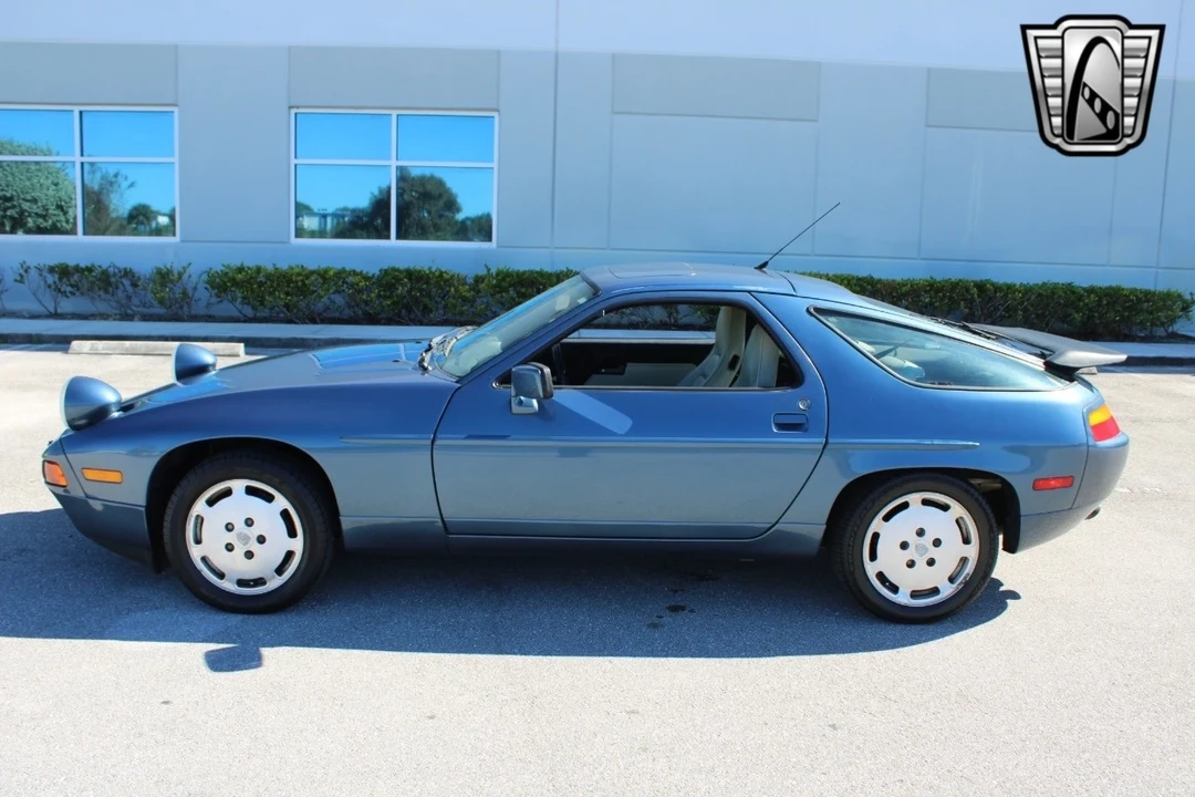 1989 Porsche 928 - Image 4 of 21