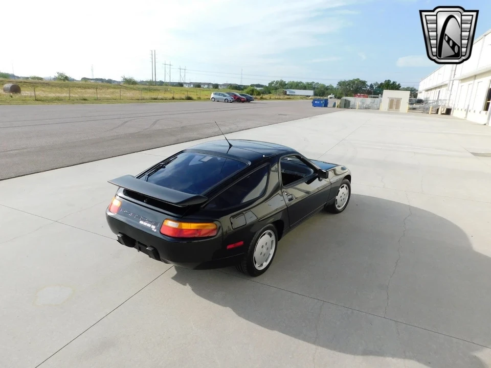 1989 Porsche 928 S4 - Image 10 of 12