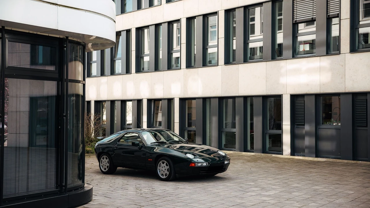 1989 Porsche 928 S4 CS/SE - Image 10 of 31