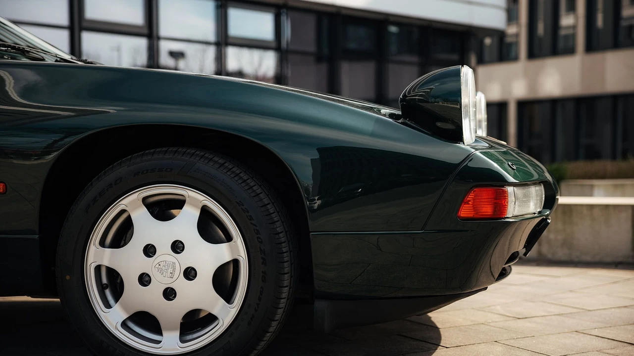 1989 Porsche 928 S4 CS/SE - Image 30 of 31