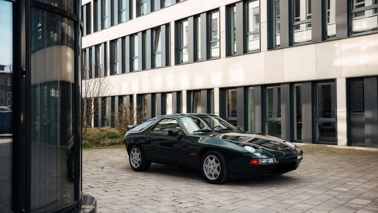 1989 Porsche 928 S4 CS/SE - Image 9 of 31